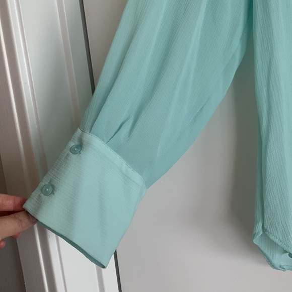 Zara Semi-Sheer blouse in a beautiful turquoise color - Picture 4 of 8